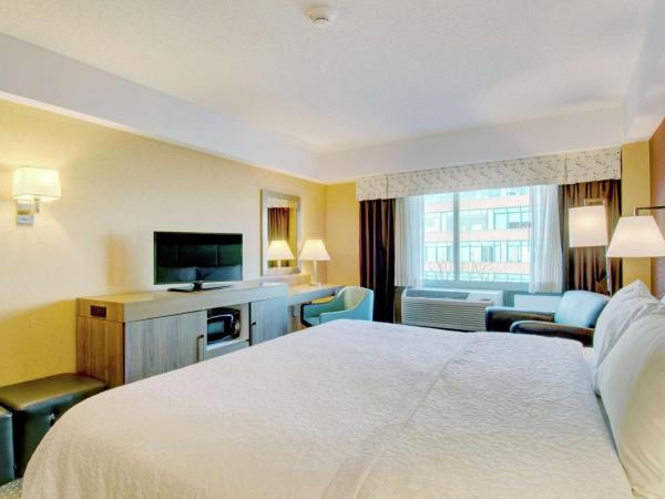 Hampton Inn & Suites Boston Crosstown Center : photo 2 de la chambre chambre lit king-size - non-fumeurs
