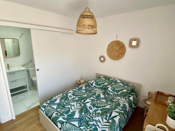 Chambre Privée Accès Piscine : photo 5 de la chambre chambre double avec salle de bains privative