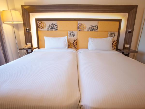 Novotel Pune Viman Nagar Road : photo 2 de la chambre chambre lit king-size exécutive