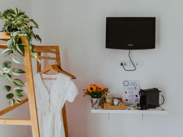 Lemon Tree Rooms : photo 2 de la chambre chambre double - vue sur jardin