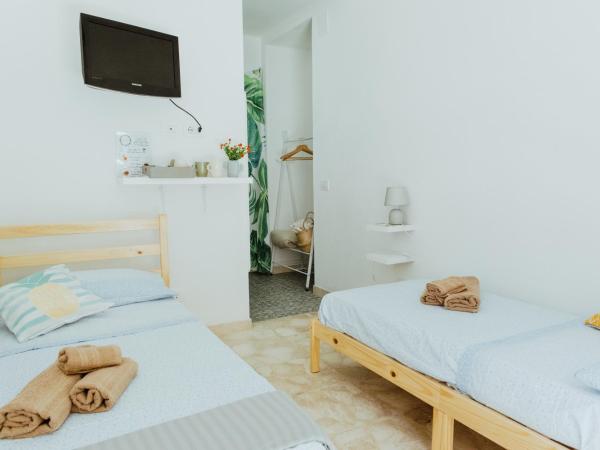 Lemon Tree Rooms : photo 5 de la chambre chambre double ou lits jumeaux avec salle de bains privative