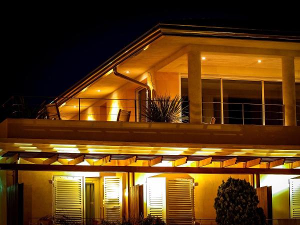 Hôtel La Caravelle : photo 7 de la chambre suite avec terrasse - vue sur mer et citadelle