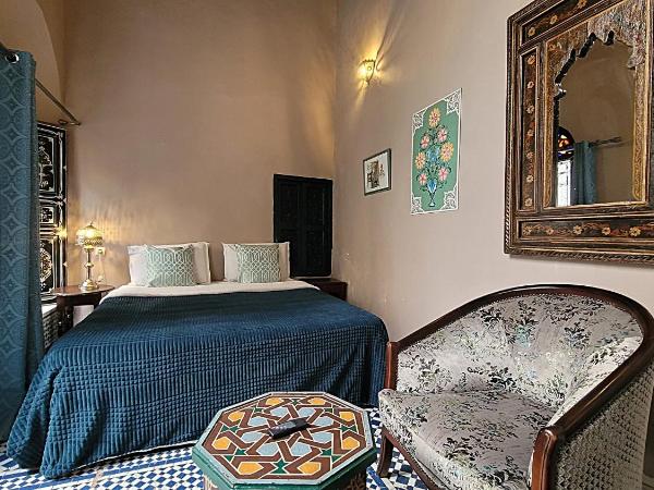 Riad Dar Alma Fes : photo 2 de la chambre chambre supérieure lit queen-size