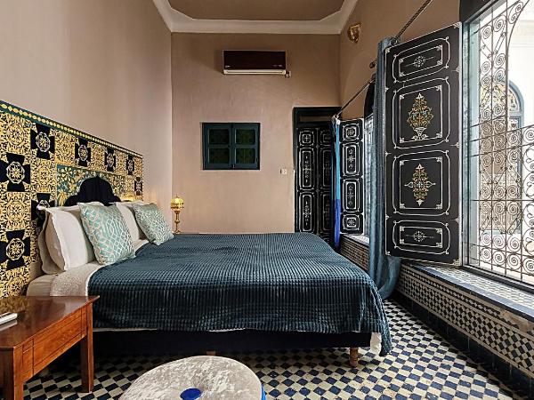 Riad Dar Alma Fes : photo 1 de la chambre chambre supérieure lit queen-size