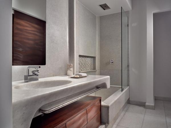 Belvedere Mykonos - Main Hotel - The Leading Hotels of the World : photo 1 de la chambre suite junior - vue sur cour