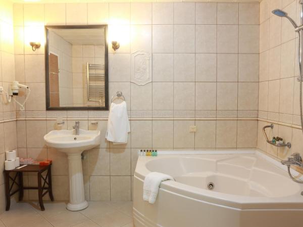 Balcova Termal Hotel : photo 5 de la chambre suite junior - vue sur jardin