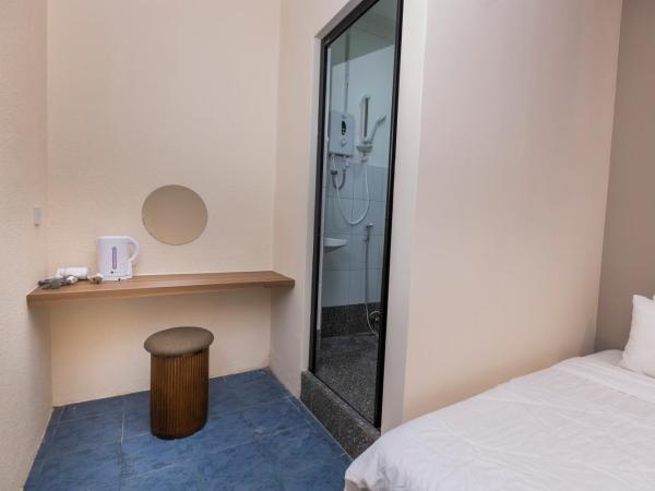 The Bahari Lodge @ Georgetown : photo 6 de la chambre chambre familiale avec salle de bains privative