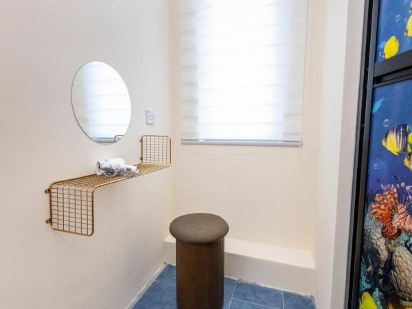 The Bahari Lodge @ Georgetown : photo 5 de la chambre chambre double avec salle de bains privative