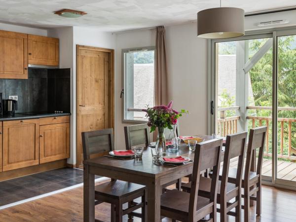 Lagrange Vacances Le Clos Saint Hilaire : photo 5 de la chambre appartement 1 chambre avec alcôve (6 adultes)