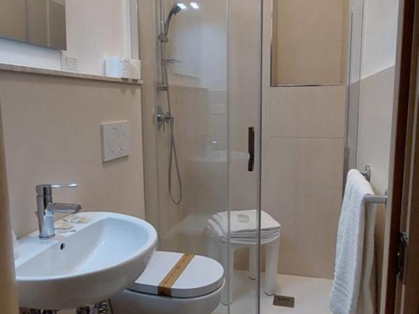 Hotel Il Gabbiano : photo 3 de la chambre chambre double ou lits jumeaux avec douche