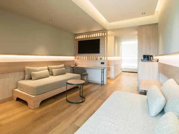 SENSEANA Sea Side Resort & Aquadventure : photo 8 de la chambre chambre familiale classique - vue sur jardin