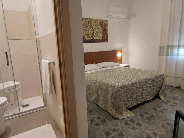 Hotel Il Gabbiano : photo 1 de la chambre chambre double ou lits jumeaux avec douche