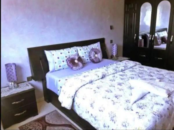 Æřțíšťîč Śpăčê ïń țhë čëňţřë : photo 1 de la chambre chambre double
