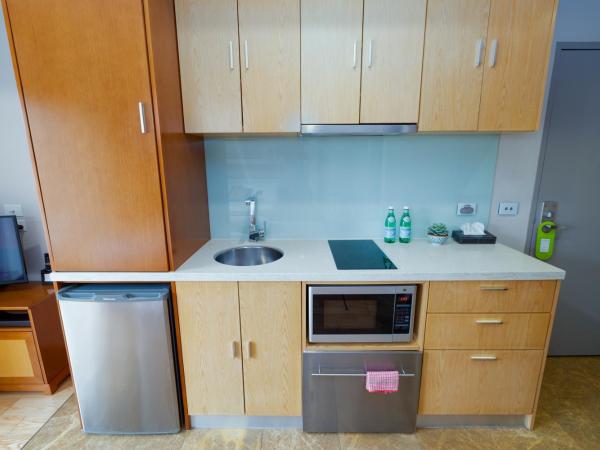 Melrose Apartments : photo 4 de la chambre studio