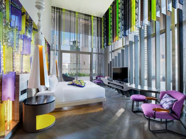 W Kuala Lumpur : photo 2 de la chambre ewow, suite, king bed, klcc view, private outdoor pool, terrace