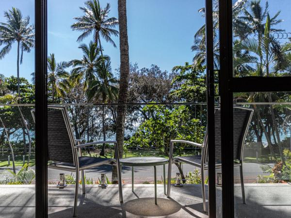 Beachfront Terraces with Onsite Reception & Check In : photo 1 de la chambre appartement - vue sur mer