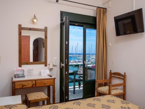 Hotel Coronis : photo 6 de la chambre chambre double - vue sur port