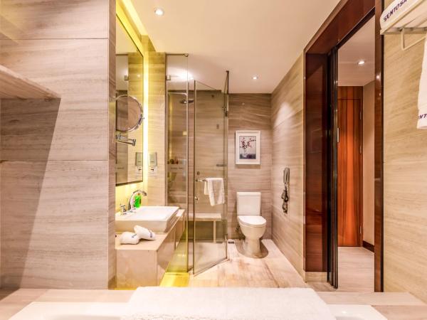 Sentosa Hotel Shenzhen Feicui Branch, Enjoy tropical swimming pools and high-class fitness club : photo 6 de la chambre chambre lits jumeaux supérieure