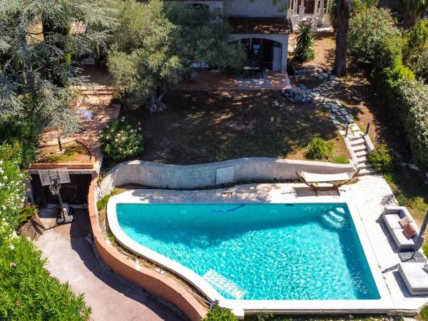 Location de chambre Villa les allamandas : photo 3 de la chambre chambre double avec salle de bains privative