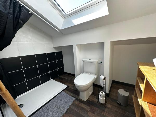 Les chambres de Nita - Guest House : photo 5 de la chambre chambre double avec salle de bains privative