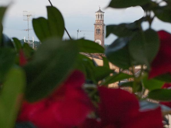Hotel Bologna ***S : photo 5 de la chambre suite - terrasse et bain à remous