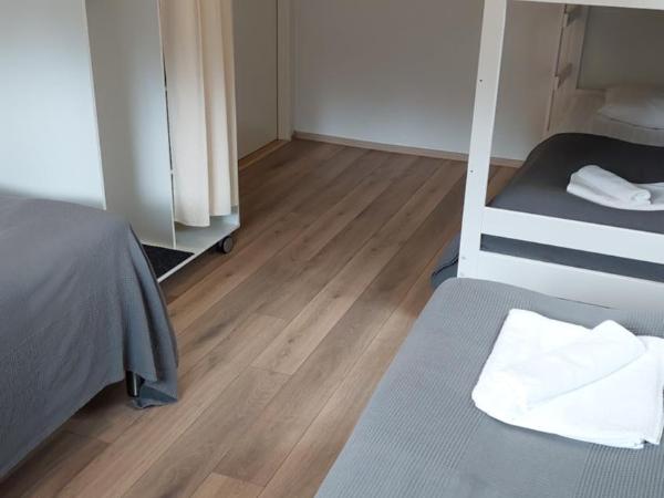 Hostel Tikka : photo 3 de la chambre chambre quadruple avec salle de bains commune