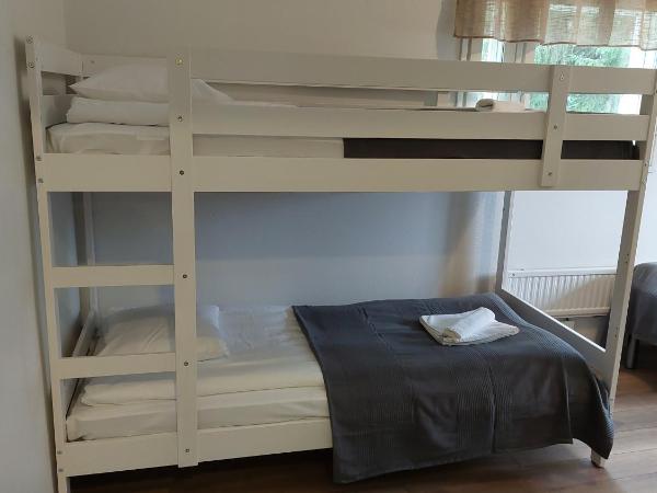 Hostel Tikka : photo 4 de la chambre chambre quadruple avec salle de bains commune