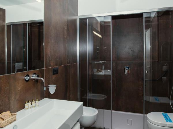 Hotel Leonardo Da Vinci Wellness SPA : photo 5 de la chambre suite deluxe avec baignoire spa