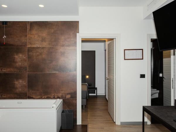 Hotel Leonardo Da Vinci Wellness SPA : photo 7 de la chambre suite deluxe avec baignoire spa