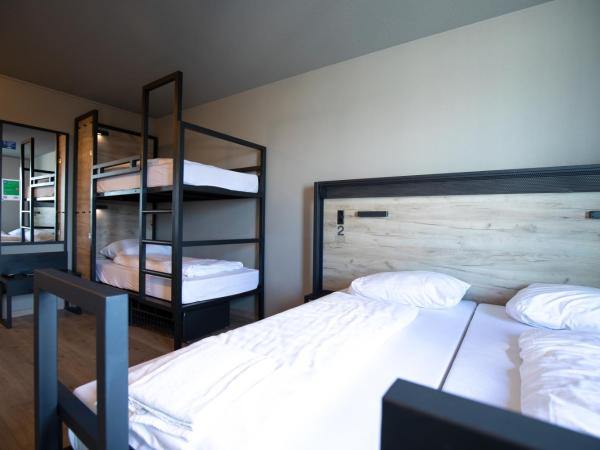 a&o Rotterdam City : photo 3 de la chambre chambre familiale (2 adultes et 2 enfants)