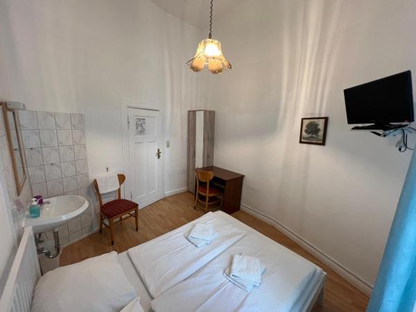 Hotel-Pension Spree : photo 2 de la chambre chambre double standard avec salle de bains commune