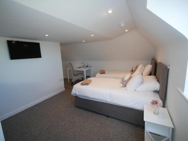 The Gather Inn : photo 7 de la chambre chambre triple avec douche