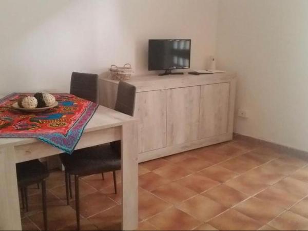 Palermo Inn Apartment : photo 1 de la chambre appartement avec balcon