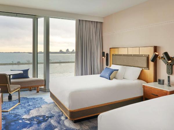 Sable At Navy Pier Chicago, Curio Collection By Hilton : photo 4 de la chambre chambre avec 2 grands lits queen-size 