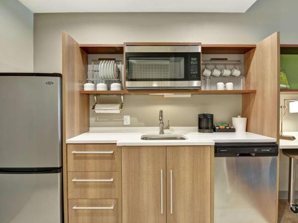 Home2 Suites By Hilton Charlotte Piper Glen : photo 3 de la chambre suite studio lit king-size - non-fumeurs