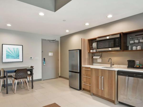 Home2 Suites By Hilton Charlotte Piper Glen : photo 4 de la chambre suite 1 chambre lit king-size - non-fumeurs