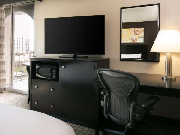 DoubleTree by Hilton Dallas Market Center : photo 6 de la chambre chambre double avec balcon - non-fumeurs