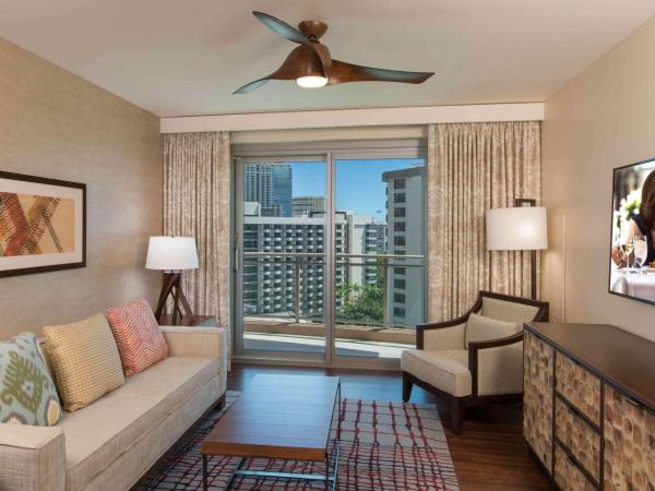 Hilton Grand Vacation Club The Grand Islander Waikiki Honolulu : photo 1 de la chambre suite 1 chambre avec 2 lits doubles - vue partielle sur océan