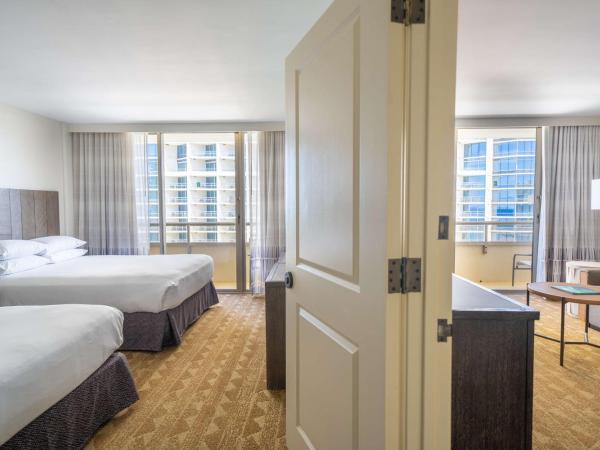 Embassy Suites by Hilton Waikiki Beach Walk : photo 7 de la chambre suite lit queen-size