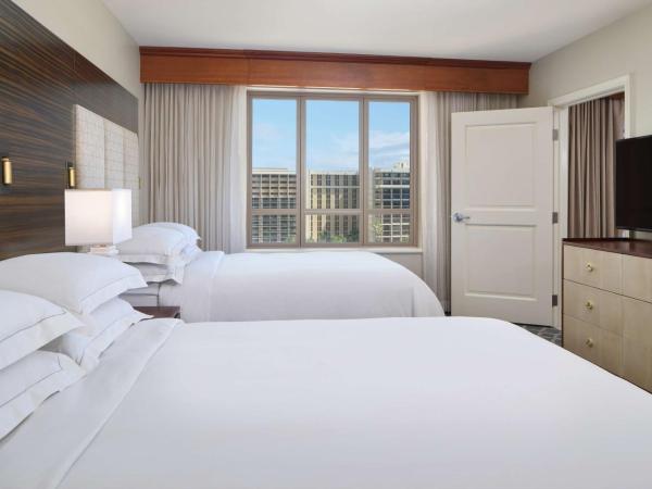 Hilton Grand Vacations Club Grand Waikikian Honolulu : photo 3 de la chambre suite 2 chambres - vue sur ville