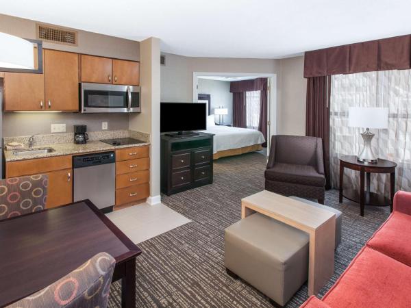 Homewood Suites by Hilton Indianapolis At The Crossing : photo 2 de la chambre suite de luxe 2 chambres