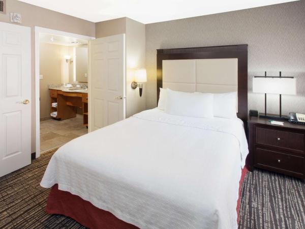 Homewood Suites by Hilton Indianapolis At The Crossing : photo 1 de la chambre double room with tub - mobility and hearing access/non-smoking