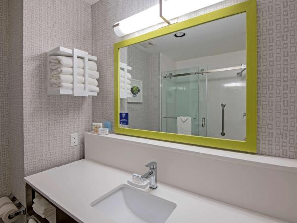 Hampton Inn by Hilton Kamloops : photo 5 de la chambre chambre lit king-size - non-fumeurs