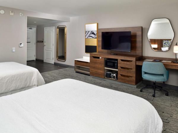 Hampton Inn & Suites Las Vegas Airport : photo 2 de la chambre chambre 2 lits queen-size - accessible aux personnes à mobilité réduite et adaptée aux personnes malentendantes - non-fumeurs