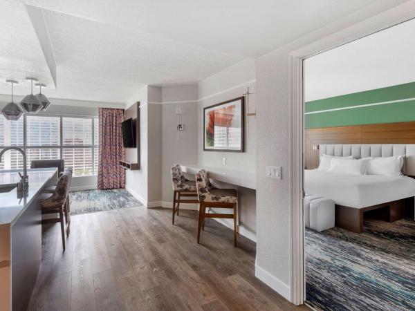 Hilton Grand Vacations Club Flamingo Las Vegas : photo 2 de la chambre suite 2 chambres avec canapé-lit