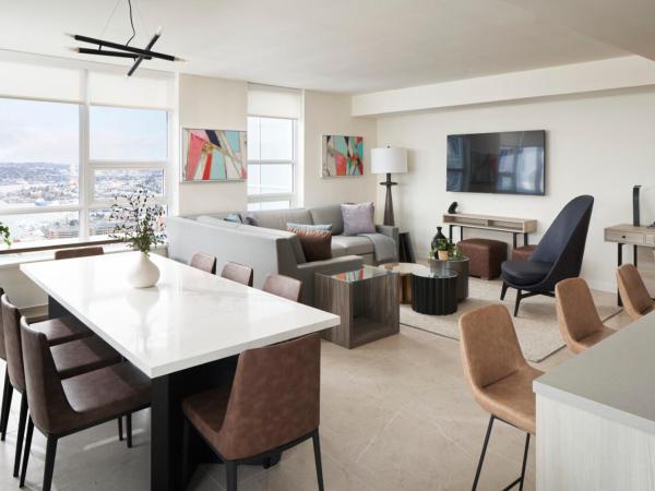 Level Seattle Downtown South Lake Union : photo 4 de la chambre suite 3 chambres sky