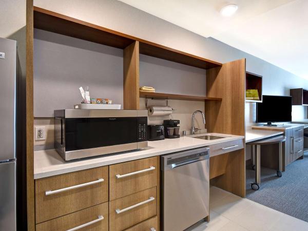 Home2 Suites by Hilton Las Vegas Convention Center - No Resort Fee : photo 5 de la chambre studio suite lit king-size - adapté aux personnes à mobilité réduite - non-fumeurs