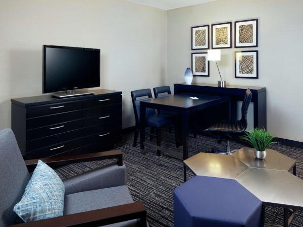 Embassy Suites Los Angeles - International Airport/North : photo 4 de la chambre suite d'angle lit king-size exécutive - non-fumeurs