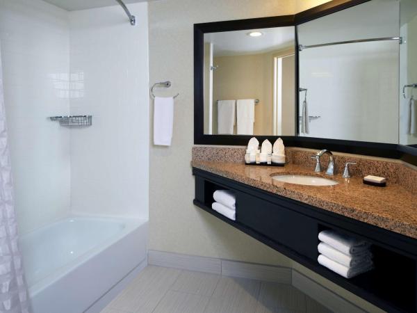 Embassy Suites Los Angeles - International Airport/North : photo 6 de la chambre suite avec 2 lits queen-size - non-fumeurs