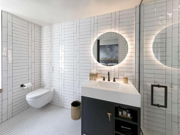 The Wayfarer Downtown LA, Tapestry Collection by Hilton : photo 4 de la chambre chambre lit king-size urbaine - vue sur ville